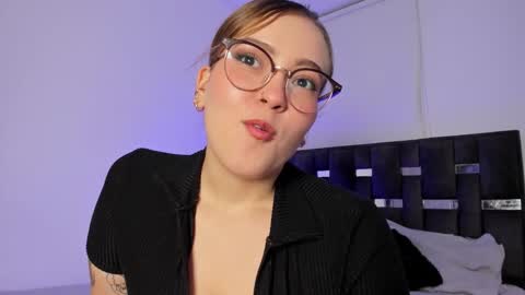 Snapshot of naughtycurvybbx chatting on October 2025 05:10:01 AM LANAindependent model online show from October 2025 05:10:01 AM