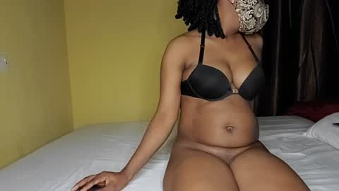 Snapshot of naughtygal0001 chatting on June 2026 05:21:01 AM NaughtyGal online show from June 2026 05:21:01 AM