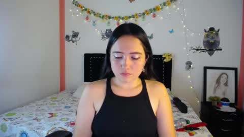 Snapshot of naughtygirl_mmm chatting on February 2025 10:37:02 PM Valeria online show from February 2025 10:37:02 PM