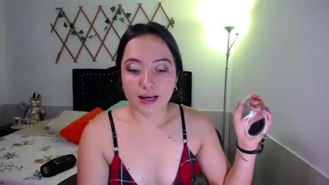 Snapshot of naughtygirl_mmm chatting on October 2025 03:56:02 PM Valeria online show from October 2025 03:56:02 PM