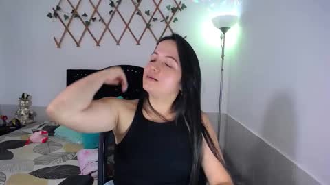 Snapshot of naughtygirl_mmm chatting on January 2026 03:28:01 PM Valeria online show from January 2026 03:28:01 PM