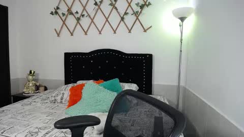 Snapshot of naughtygirl_mmm chatting on February 2026 08:08:02 PM Valeria online show from February 2026 08:08:02 PM