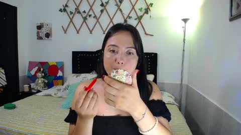 Snapshot of naughtygirl_mmm chatting on April 2026 08:36:02 PM Valeria online show from April 2026 08:36:02 PM