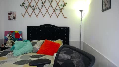 Valeria  online show from April 2026 08:11:01 PM