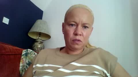 naughtyjennyblondeuk online show from July 2026 01:32:02 PM