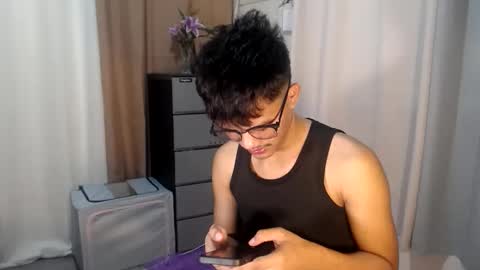 Snapshot of naughtyjosh_ chatting on May 2026 06:09:02 AM Josh online show from May 2026 06:09:02 AM