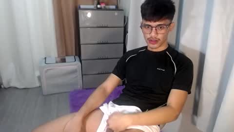 Snapshot of naughtyjosh_ chatting on May 2026 06:54:02 AM Josh online show from May 2026 06:54:02 AM