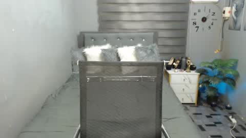 Snapshot of naughtykeats chatting on October 2025 07:02:01 PM Crystal online show from October 2025 07:02:01 PM