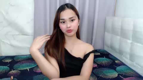 Snapshot of naughtymuse_ chatting on January 2026 06:18:02 AM ELISE online show from January 2026 06:18:02 AM