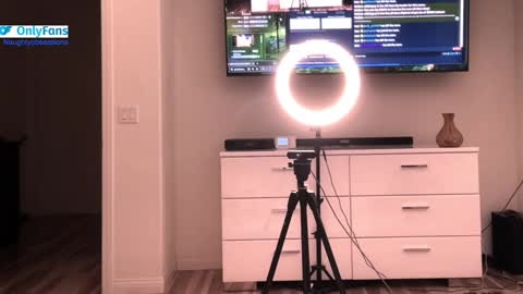 Snapshot of naughtyobsessions chatting on February 2025 02:02:01 PM Aphroditecall me A for short online show from February 2025 02:02:01 PM