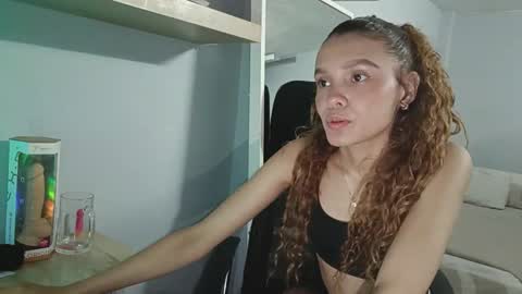 Snapshot of naugthtycurls chatting on September 2025 04:01:02 PM Arantxa online show from September 2025 04:01:02 PM