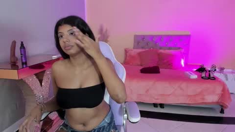 Snapshot of naugthy_brunette_ chatting on February 2026 02:50:02 AM naugthy_brunette_ online show from February 2026 02:50:02 AM