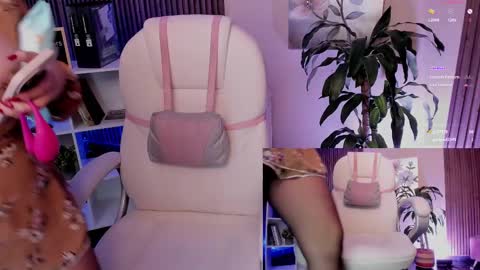 Snapshot of naugthyelli chatting on February 2025 11:51:02 PM online show from February 2025 11:51:02 PM