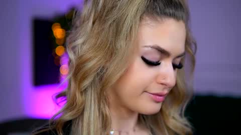 Naya online show from April 2026 07:33:02 PM