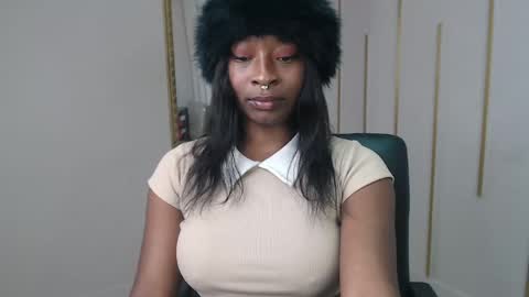 Nayaris 3 online show from May 2026 04:04:01 PM