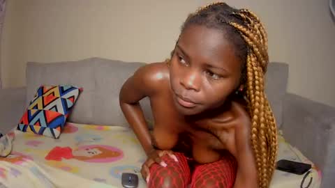 nayela_ online show from July 2026 12:45:02 PM