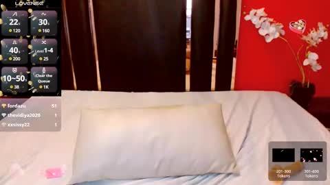 Snapshot of nayla_garner chatting on February 2025 10:48:01 PM Lady Nayla online show from February 2025 10:48:01 PM