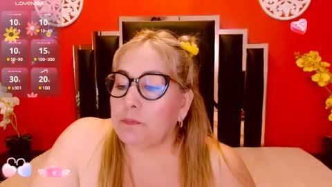 Snapshot of nayla_garner chatting on March 2025 05:29:02 PM Lady Nayla online show from March 2025 05:29:02 PM