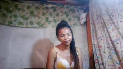 Nayla online show from May 2026 12:02:02 PM