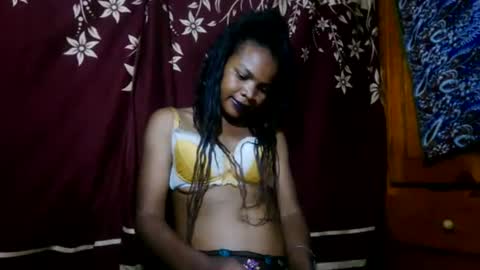 Nayla online show from June 2026 06:32:02 PM