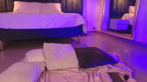 Juli  online show from March 2025 01:56:02 PM