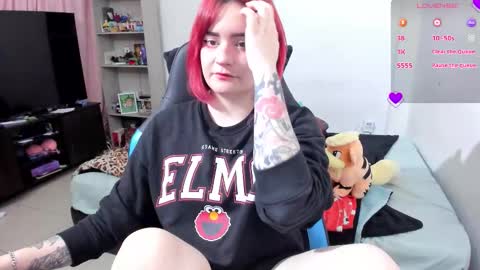 Snapshot of neeko_lol_ chatting on October 2025 10:21:01 AM Geek Nicole im Neeko UwU online show from October 2025 10:21:01 AM