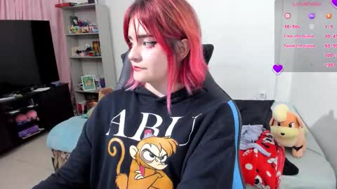 Snapshot of neeko_lol_ chatting on October 2025 12:08:02 AM Geek Nicole im Neeko UwU online show from October 2025 12:08:02 AM