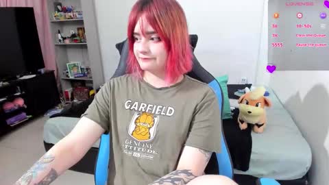 Snapshot of neeko_lol_ chatting on October 2025 06:51:01 PM Geek Nicole im Neeko UwU online show from October 2025 06:51:01 PM