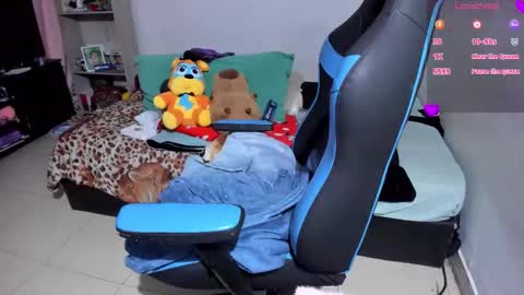 Snapshot of neeko_lol_ chatting on October 2025 05:47:02 PM Geek Nicole im Neeko UwU online show from October 2025 05:47:02 PM