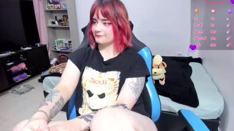 Snapshot of neeko_lol_ chatting on October 2025 06:30:02 PM Geek Nicole im Neeko UwU online show from October 2025 06:30:02 PM