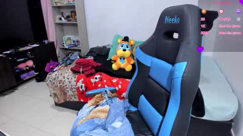 Snapshot of neeko_lol_ chatting on November 2025 08:08:01 PM Geek Nicole im Neeko UwU online show from November 2025 08:08:01 PM