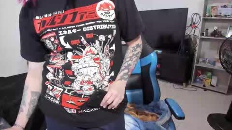 Snapshot of neeko_lol_ chatting on December 2025 06:46:02 PM Geek Nicole im Neeko UwU online show from December 2025 06:46:02 PM