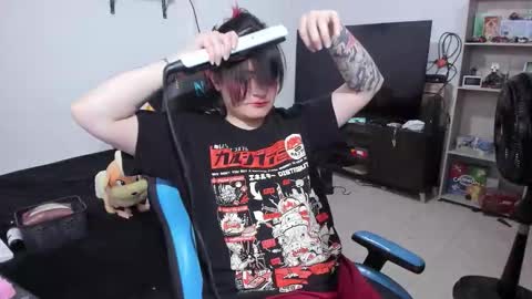 Snapshot of neeko_lol_ chatting on January 2026 03:17:01 PM Geek Nicole im Neeko UwU online show from January 2026 03:17:01 PM