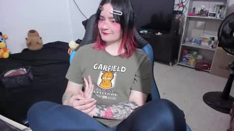 Snapshot of neeko_lol_ chatting on February 2026 01:59:01 PM Geek Nicole im Neeko UwU online show from February 2026 01:59:01 PM