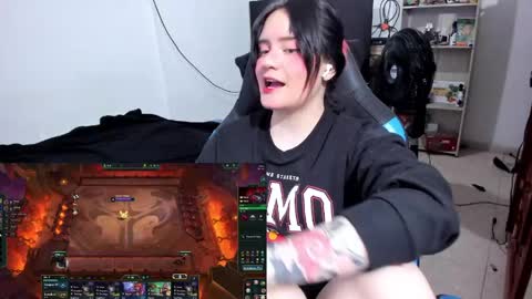 Snapshot of neeko_lol_ chatting on March 2026 01:51:01 AM Geek Nicole im Neeko UwU online show from March 2026 01:51:01 AM