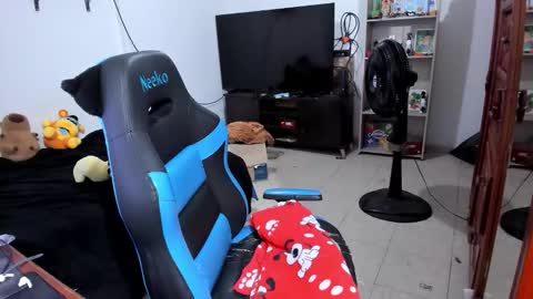 Snapshot of neeko_lol_ chatting on March 2026 01:44:02 AM Geek Nicole im Neeko UwU online show from March 2026 01:44:02 AM