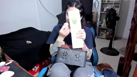 Geek Nicole    im Neeko UwU online show from June 2026 12:18:01 PM
