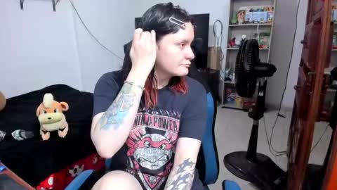 Geek Nicole    im Neeko UwU online show from June 2026 01:11:01 PM