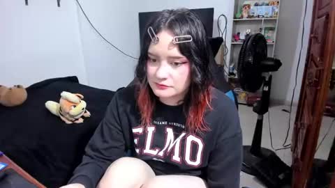 Geek Nicole    im Neeko UwU online show from June 2026 02:39:01 PM