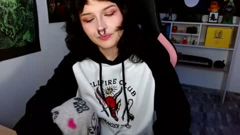 Neena Nyx online show from June 2026 12:11:02 AM