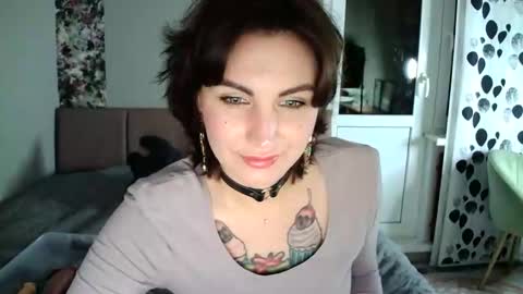 nefertiti_queen online show from September 2025 09:04:02 PM