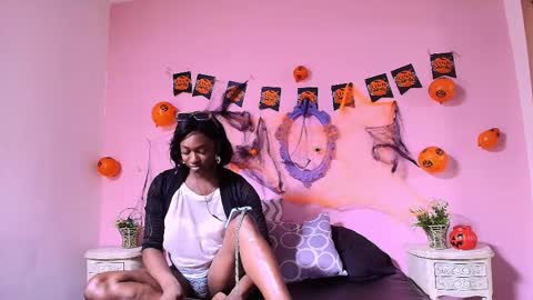 Snapshot of nehandaclarck_ chatting on October 2025 10:20:02 PM Nehanda online show from October 2025 10:20:02 PM