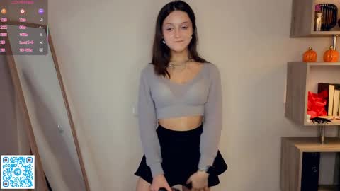 Vicky and Beatrice online show from April 2026 07:11:01 PM