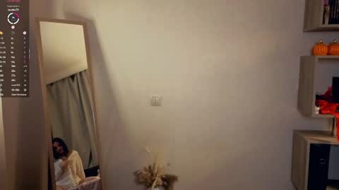 Vicky and Beatrice online show from May 2026 07:11:01 PM