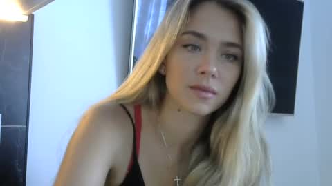 nelly_fortu online show from July 2026 11:01:02 AM