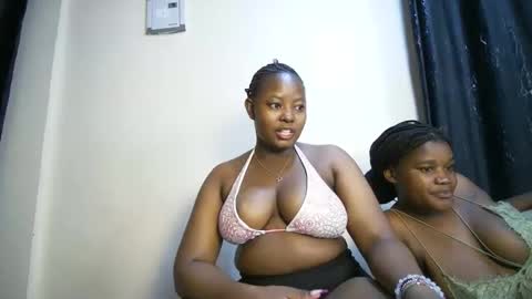 nellyeluxe online show from April 2026 10:44:02 PM