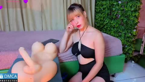Salome Nena cupcake online show from April 2026 11:50:02 AM