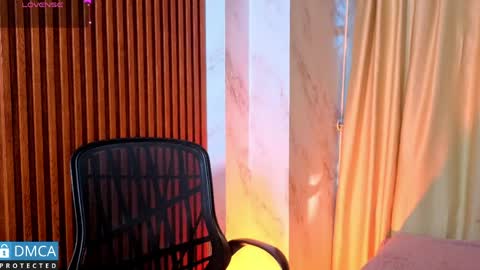 Salome Nena cupcake online show from April 2026 11:12:01 AM