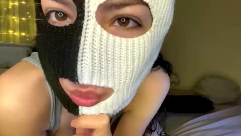 Fieryblow online show from May 2026 12:50:01 AM