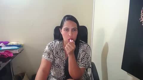 Snapshot of neny445 chatting on December 2024 07:41:02 PM kelly lopez online show from December 2024 07:41:02 PM